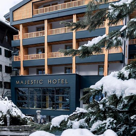 Majestic Hotel Мадона ди Кампильо Екстериор снимка