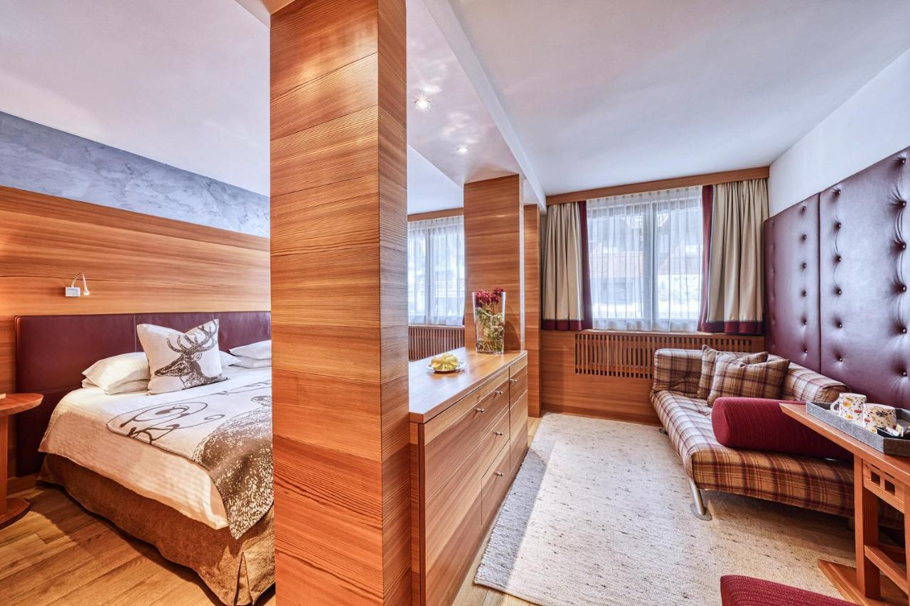 Majestic Hotel Мадона ди Кампильо Екстериор снимка